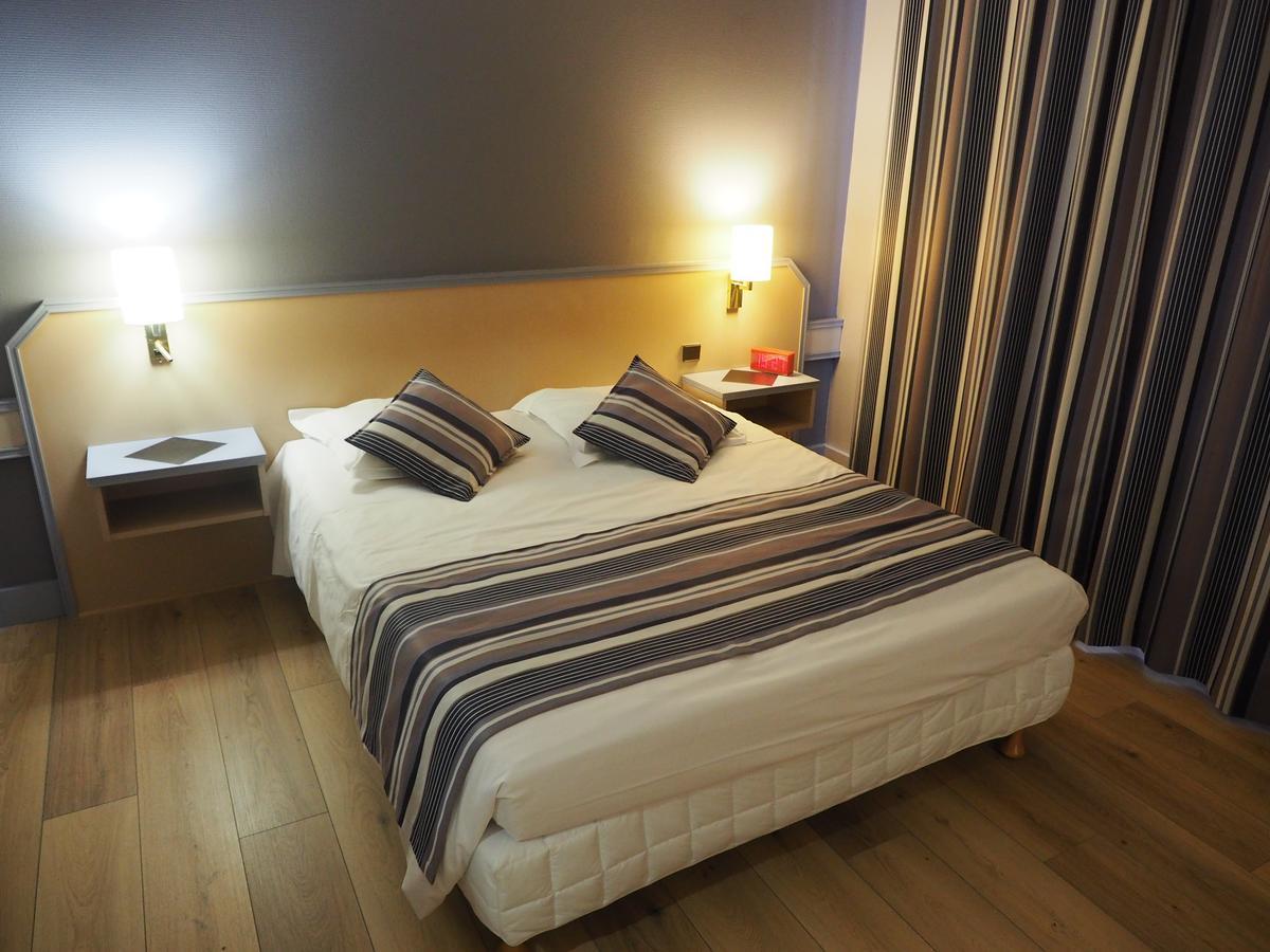Saint-Amand-Mont-Rond Hotel Restaurant L'Amandois מראה חיצוני תמונה